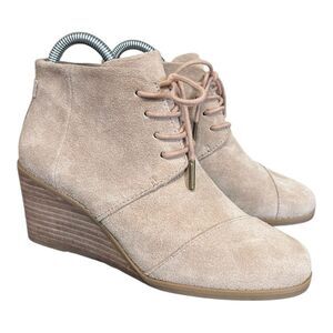 NWOB TOMS CAMBODGE Wedges Taupe Suede Lace Up Booties 6